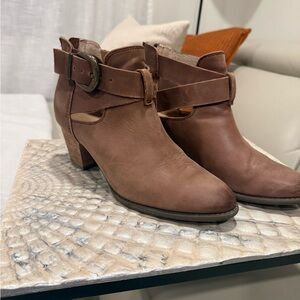 Vionic Brown Ankle Boots with Strap